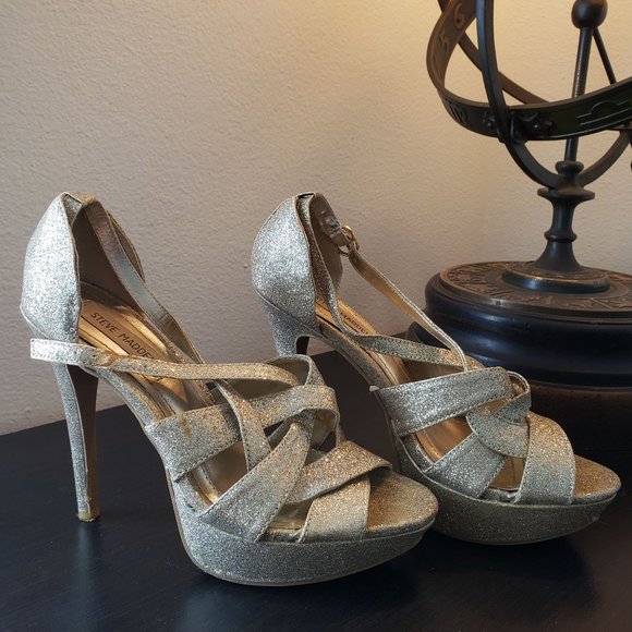 Steve Madden Gold Glitter Stiletto Heel - Picture 2 of 3